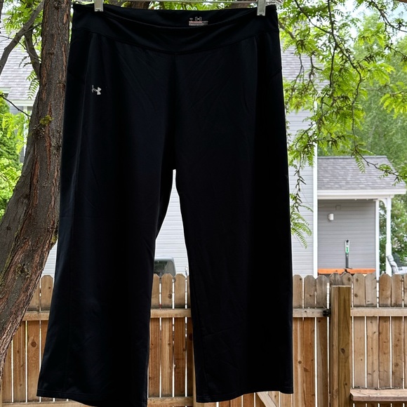 ⭐️ last Chance ⭐️ Under Armour Cropped Wide Leg Workout Black Pants Large - Picture 7 of 15